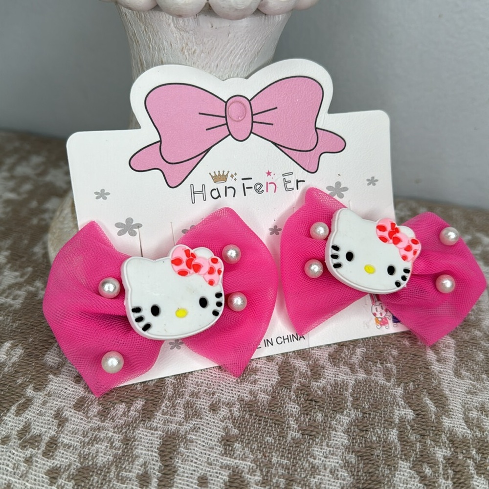 Hello Kitty Hair Clips - Picture 2 of 3